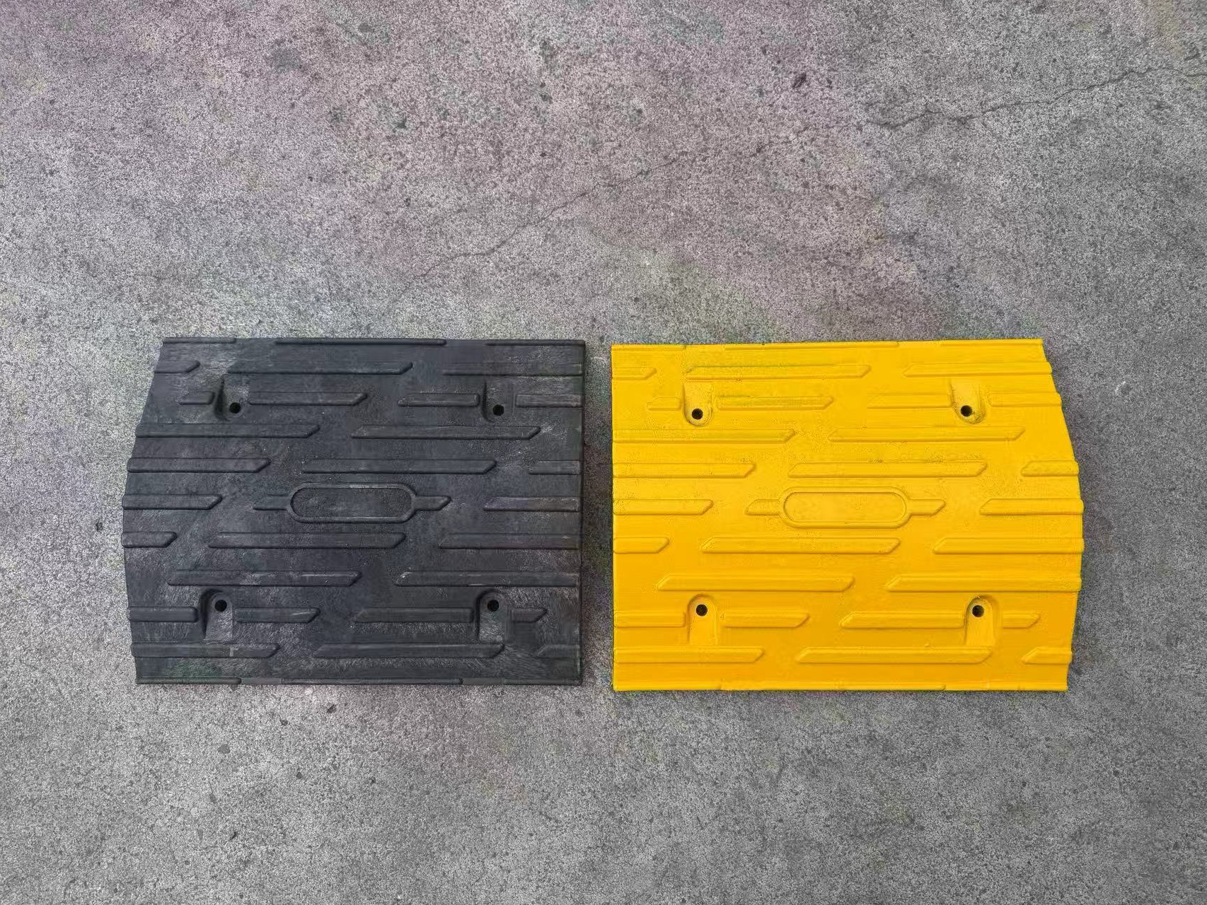 Heavy Duty Speed Hump Malaysia | 80mm Rubber Truck Hump